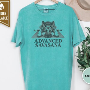 German Shepherd Shirt, Funny Dog T Shirt, Advanced Savasana, Yoga Lover Gift, Dog Owner Tee, Meditation Humor, Fitness Gift imagem 6