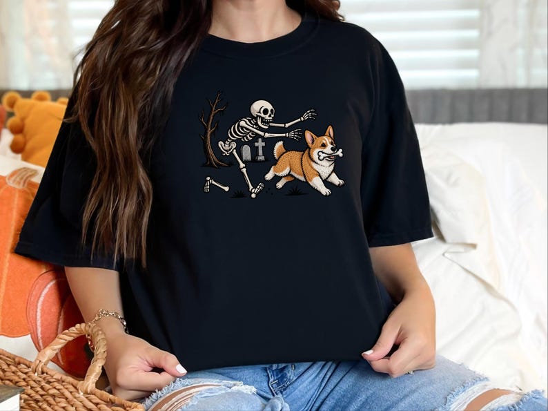 T-shirt met skelethond, Halloween Corgi-shirt, grappig Corgi-cadeau, griezelig T-shirt, Corgi-moedershirt, T-shirt met skelethond afbeelding 3