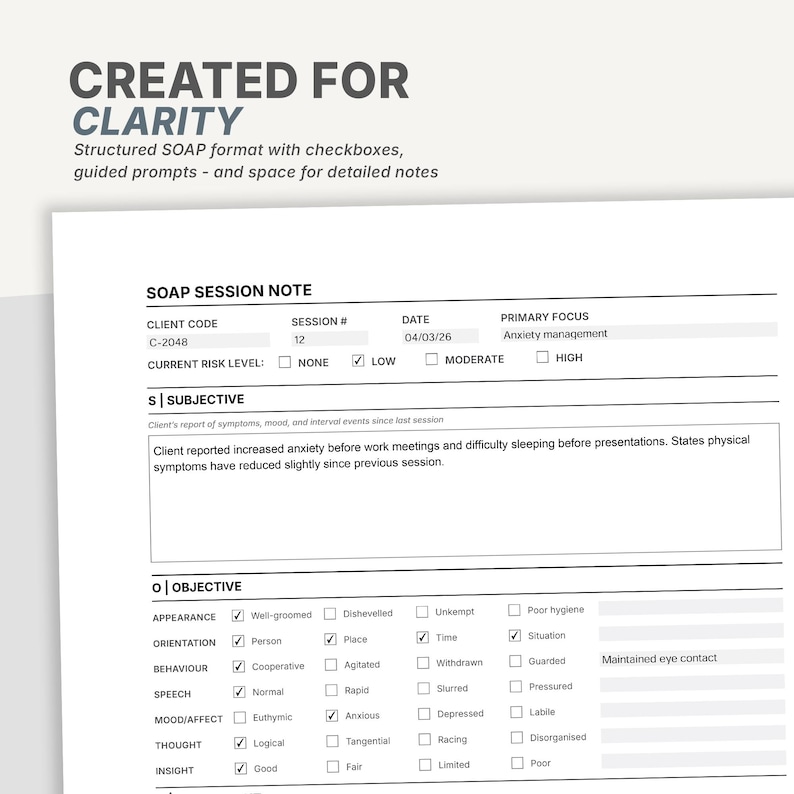 Op de afbeelding: Een wit SOAP-sessienotitie-sjabloon met zwarte tekst en selectievakjes. Het document bevat secties voor klantcode, sessienummer, datum, primaire focus, risiconiveau, subjectieve notities en een objectieve checklist voor klinische beoordeling.