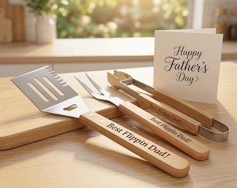Ensemble d'outils de barbecue personnalisés | Outils de gril personnalisés pour papa | Cadeau fête des pères | Spatule et pinces gravées | Cadeau garçon d'honneur | Cadeau pour mari