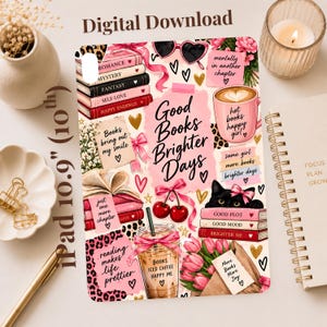Pode incluir: Uma skin de tablet com uma colagem de livros, uma caneca de café rosa, um gato preto, cerejas e tulipas cor-de-rosa. O texto inclui Good Books Brighter Days, Mentally in another chapter, Books bring out my smile e reading makes life prettier.
