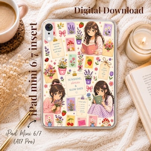 Pode incluir: Uma capa transparente para tablet com uma colagem de ilustrações estilo anime, incluindo duas raparigas a ler, arranjos florais, morangos, cogumelos e notas com texto como Sunshine, stories & SLOW DAYS e Digital Download.