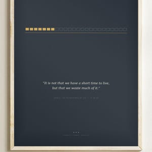 Seneca Stoiker Zitat Poster | "Es ist nicht so, dass wir eine kurze Zeit haben, sondern dass wir sie verschwenden" | Navy & Messing Wand Kunst | Geschenk für Gründer