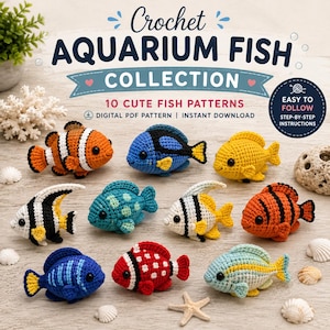Op de afbeelding: Een digitaal PDF-patroon voor een haakcollectie van aquariumvissen met 10 visontwerpen. De afbeelding toont 10 kleine, kleurrijke gehaakte visspeeltjes met zwarte ogen, waaronder oranje, blauwe, gele en gestreepte patronen, met tekst.