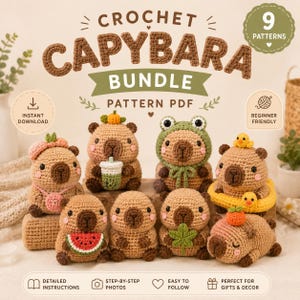 Può includere: Un set di schemi digitali all'uncinetto per nove capibara. Il testo recita CROCHET CAPYBARA BUNDLE PATTERN PDF. L'immagine mostra otto figure di capibara realizzate all'uncinetto con vari accessori come una fetta di anguria e un cappello a rana.