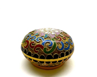 Vintage 1980s Tiny Cloissone Pill Trinket Box. JB29