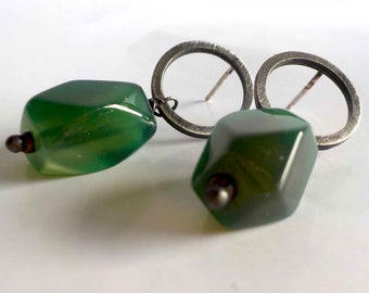 Flat silver circle and dangling faceted green aventurine gemstone