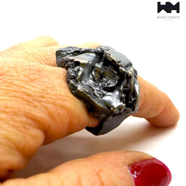 One of a kind Brutalist Bold Sculptural Rocky Ring. E614