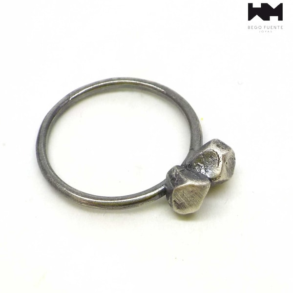 Anillo de plata apilable mínimo geométrico pequeño. E445