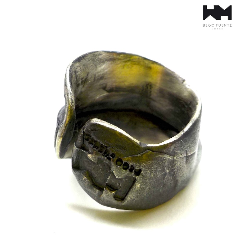 Brutalistisk afrikansk stil, djärv handgjord ring i massivt silver. E687 bild 6