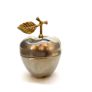 Vintage 1980s Silver Tone Apple Box. JB7