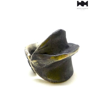 Brutalistisk afrikansk stil, djärv handgjord ring i massivt silver. E687 bild 8