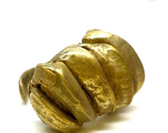 Organic Brutalist Brass Ring – Bold Sculptural Jewelry. E692B