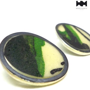 Orecchini in argento sterling e litografia unici nel loro genere. E725