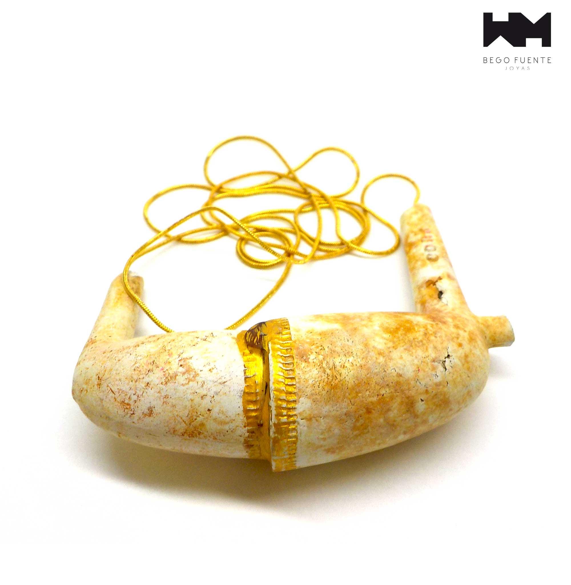 One of a Kind XVI c. Thames Clay Pipes and Gold Plated Cord Neck Piece. E884