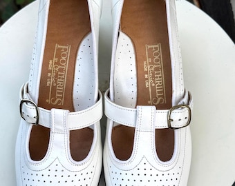 Vintage 70’s White Leather T-Strap Nurse Shoes Size, Foot Thrills by Clinic -6.5 - Mod