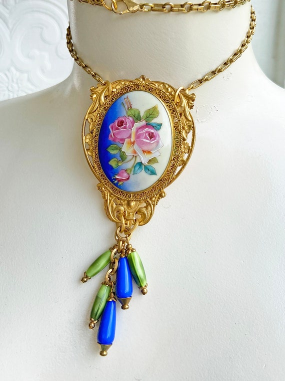 Incredibly Beautiful Hand Painted Vintage Necklac… - image 5