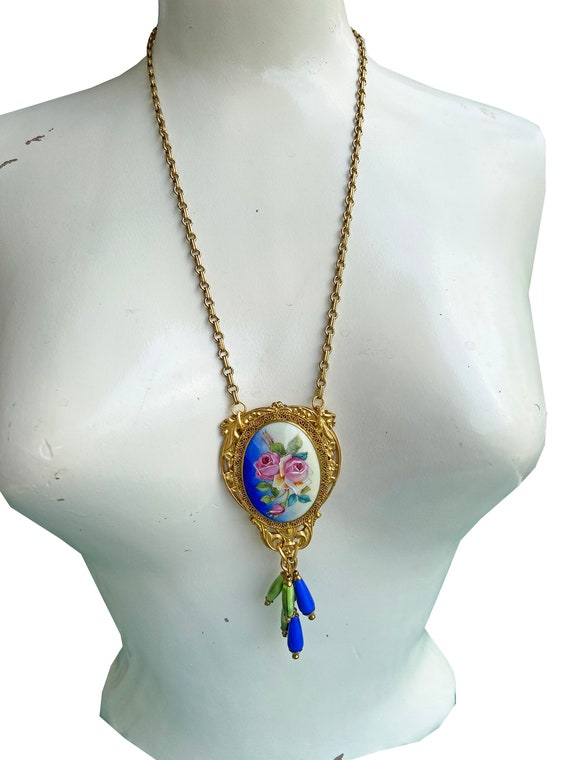 Incredibly Beautiful Hand Painted Vintage Necklac… - image 4