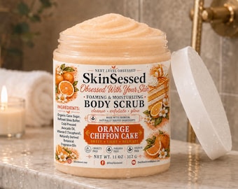 Exfoliante corporal espumoso de 325 ml con aroma a pastel de chiffon de naranja. Exfoliante corporal de azúcar con manteca de karité, hidratante y para una piel suave y radiante.
