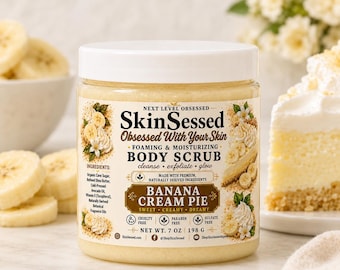 Exfoliante corporal espumoso de 7 oz con aroma a tarta de crema de plátano. Exfoliante corporal de azúcar SkinSessed con manteca de karité, hidratante y para una piel suave y radiante.
