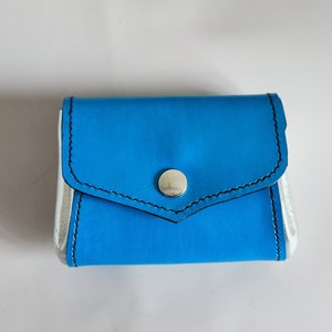 Monedero con fuelle / Tarjetero de cuero - Artesanal - Coser y teñir a mano - TEELA -