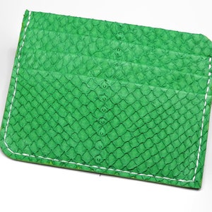 Porta carte in pelle di pesce verde - Porta carte anti RFID - Porta carte minimalista - Cucitura a mano - Per uomini e donne - MIKI -