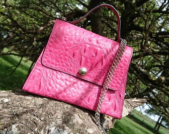 SUZY - Sac de Créateur - Cuir Rose Façon Croco - Couture Main - Maroquinerie Artisanale - Pièce Unique