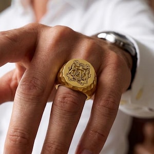Custom Family Crest Signet Ring for Men, Personalized Coat of Arms Ring, Engraved Family Ring, Heraldic School Ring, Custom Initial Gift