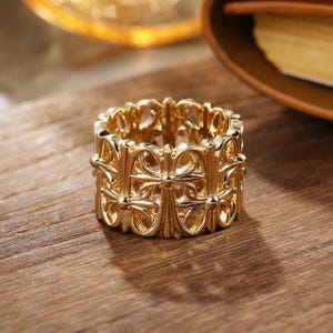Ariadnes Thread Knot Ring Symbol of Self-Discovery and Love