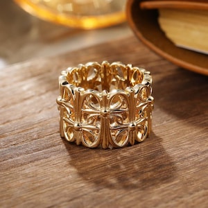 Ariadnes Thread Knot Ring Symbol of Self-Discovery and Love