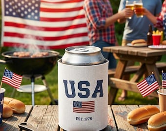 Portabevande con bandiera USA, Koozie con bandiera americana, Regali patriottici per uomo, Bomboniere per feste del 4 luglio, Custodia per birra rossa, bianca e blu, Portabevande termico.