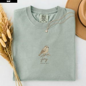 Bibelvers-tröja för kvinnor, minimalistisk Psalm 16 11 kristen t-shirt, konstbroderad minnessak, läcker trosgåva, komfortfärger ©