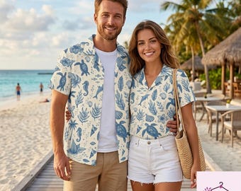 Chemise hawaïenne tortue de mer, boutonnée crème sur l'océan côtier, chemise aloha pour vacances à la plage tropicale pour homme