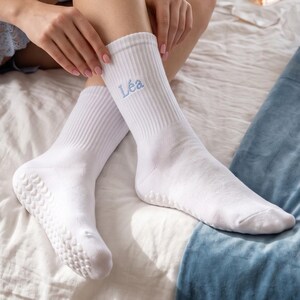 Gepersonaliseerde antislip sokken met naam, geborduurde pilates- en yogasokken, schattige antislip barsokken met hartjeszool, leuk cadeau voor haar