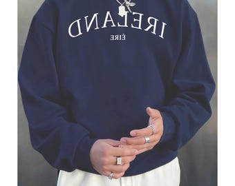Sudadera con capucha de forro polar holgada con cuello redondo y estampado de letras de Irlanda para hombre, estilo casual. Ropa deportiva cómoda de otoño para uso diario.