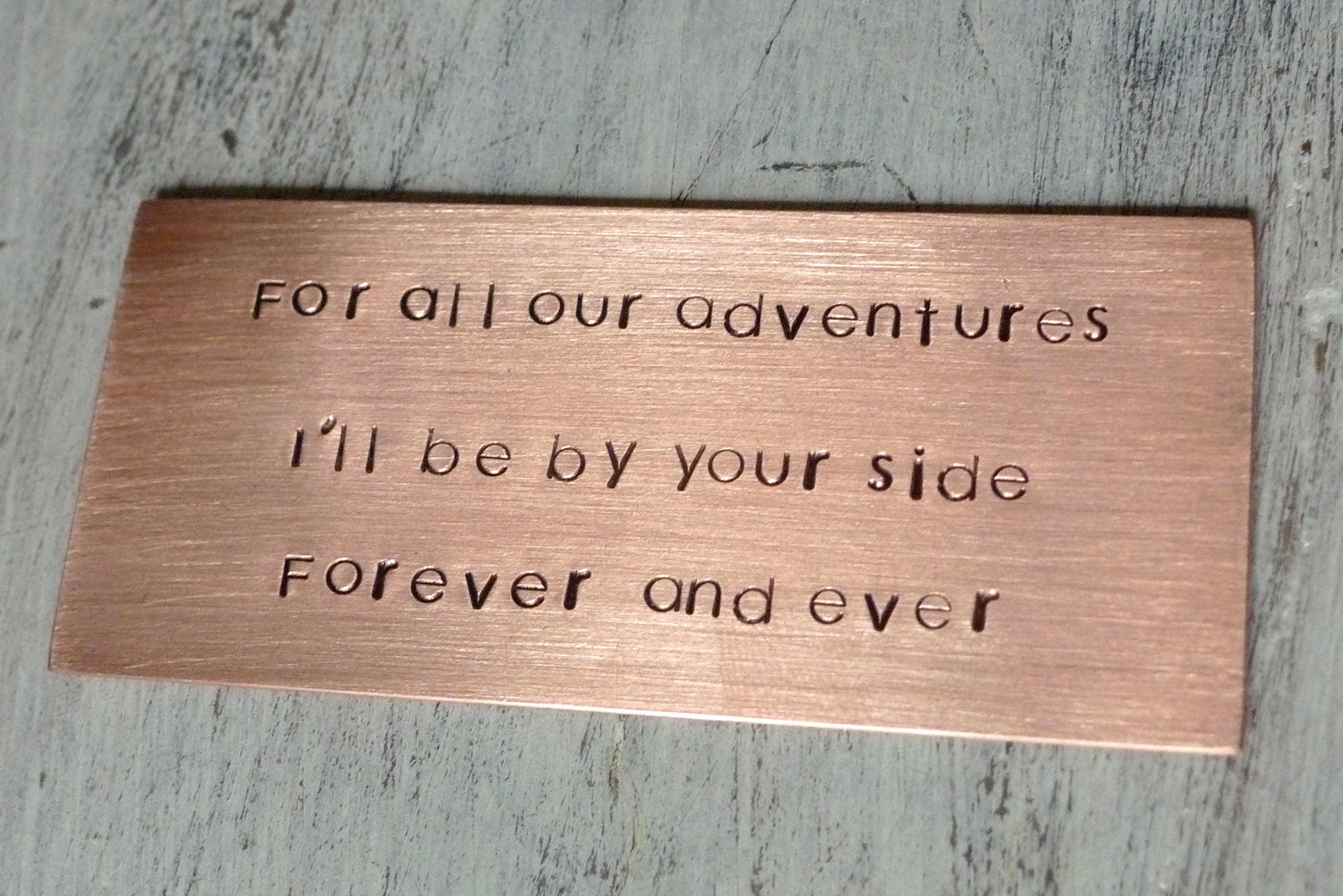 Plaque de Cuivre Estampée à La Main 8 X 3, 5 cm