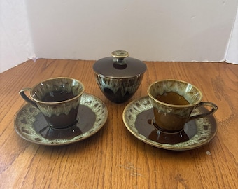 VTG Ensemble de glaçage brun goutte à goutte Cannonsburg Like Pottery - 2 tasses et soucoupes sucrier
