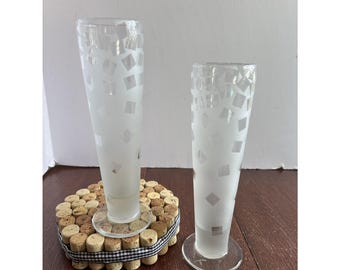Vaso vintage in vetro Pilsner inciso di Robert McCandless / Set 2 firmato MCM satinato