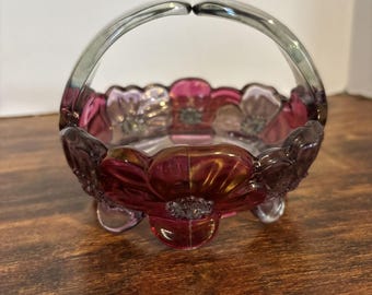 Panier Westmoreland vintage en verre, canneberge et fleur de cornouiller, avec anse fendue