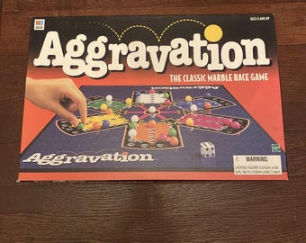Gioco da tavolo classico Aggravation con biglie, VINTAGE, Milton Bradley 1999, COMPLETO