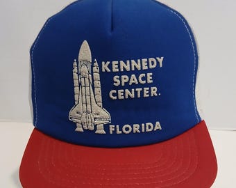 Gorra vintage del Centro Espacial Kennedy de Florida - Cierre ajustable - Rojo, blanco y azul
