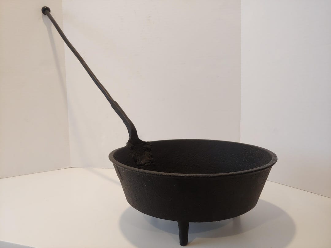 Antique Cast Iron Gate Marked Spider Pot With Long Handle - Primitive ...