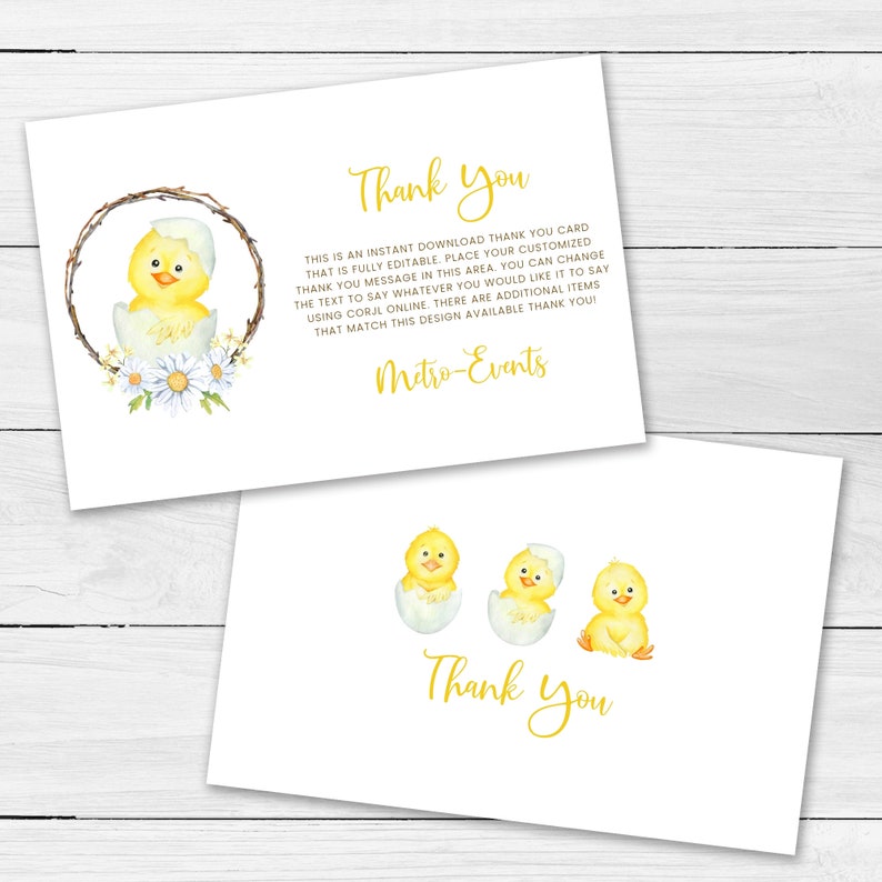 Puede incluir: Dos tarjetas blancas con texto amarillo e ilustraciones de acuarela. Una tarjeta presenta un pollito en una corona y las palabras "Thank You". La otra tarjeta tiene tres pollitos y las palabras "Thank You". El texto en la tarjeta dice "Metro-Events."