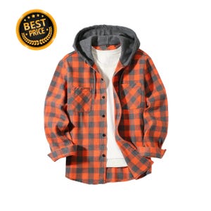 Peut inclure: Une chemise à manches longues boutonnée avec un motif à carreaux orange et gris anthracite, une capuche gris foncé avec cordons de serrage et un sous-vêtement blanc. Le vêtement comprend deux poches poitrine et une fermeture boutonnée.