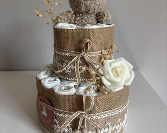 Grand gâteau de couches beige avec hochet | Cadeau de naissance pour garçons et filles | Cadeau de naissance fait main