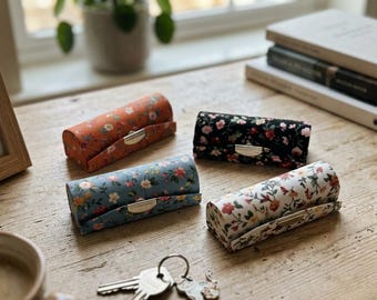 4 Pcs Floral Lipstick Case Holder Set with Mirror, Portable Makeup Organizer for Purse, Elegant Cosmetic Travel Case for Women