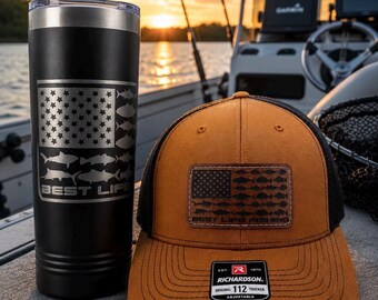 Set de regalo para pescadores: Gorra Richardson 112 y vaso grabado con diseño de la bandera estadounidense.