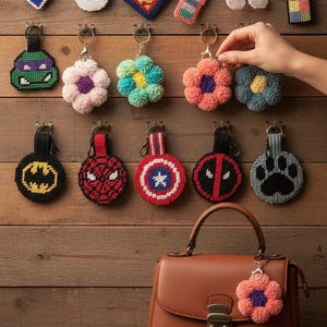 Llaveros para bolsos de Marvel, DC, TMNT, Pokémon, flores, café y mascotas, variedad de estilos.