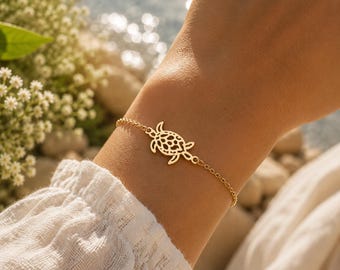 Gold Silver Sea Turtle Bracelet, Cute Ocean Jewelry, Beach Lover Bracelet, Dainty Adjustable Gift for Her