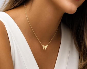 Colar Borboleta Personalizado Dourado, Colar com Inicial Personalizada, Joia Delicada e Minimalista, Presente para Ela, Presente de Aniversário